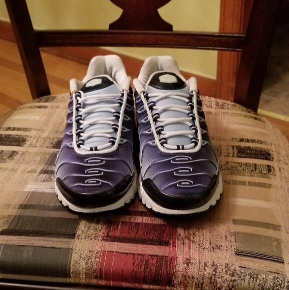 SOLD....Nike Air Max ladies size 8 - Picture 2 of 7